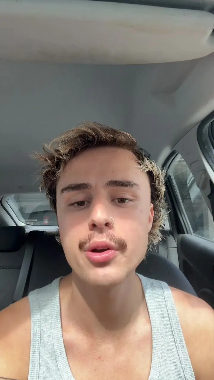 Tiktok post preview 2 from @cuurtismallia