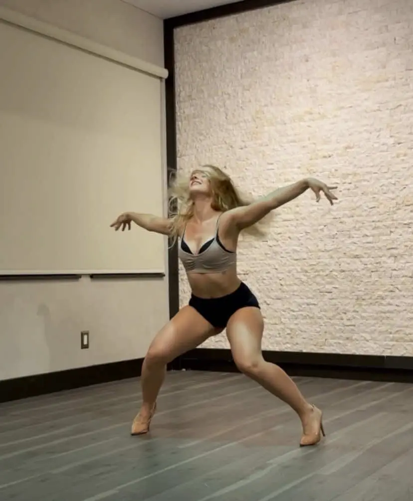 Tiktok post preview 2 from @camilamorenasc