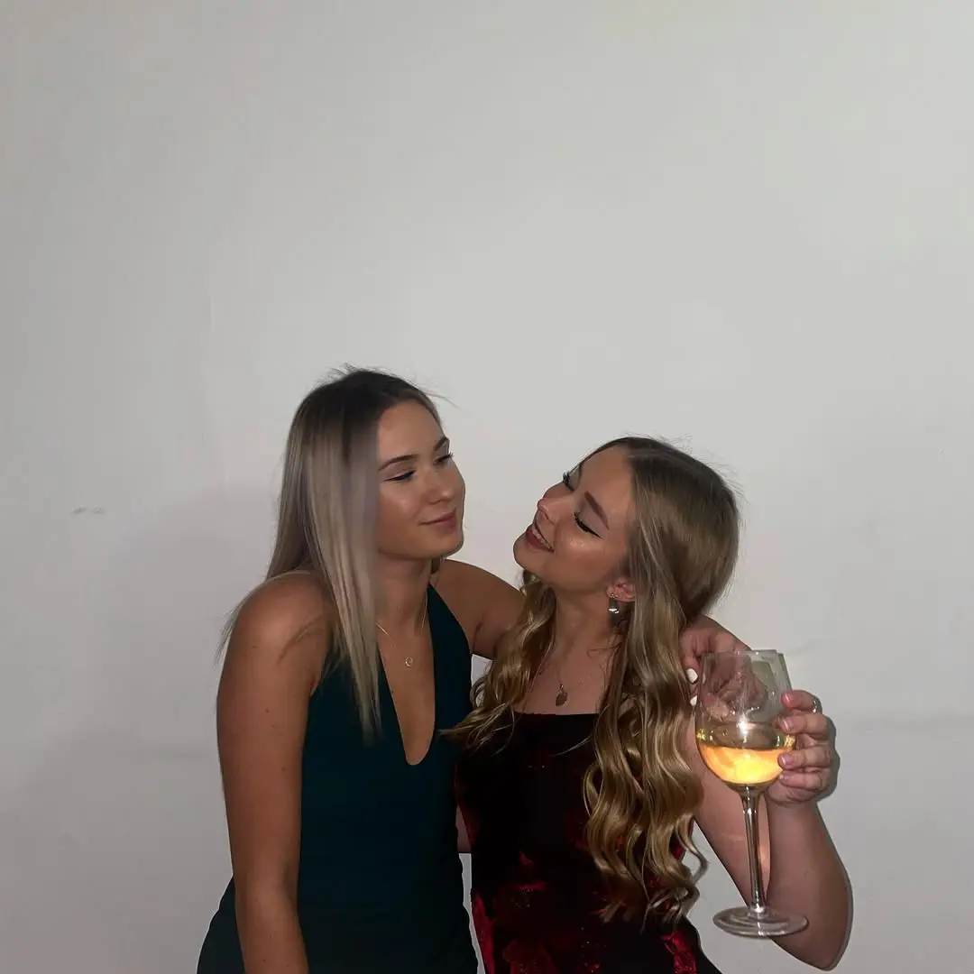 Instagram post preview 1 from charlotteelewis_