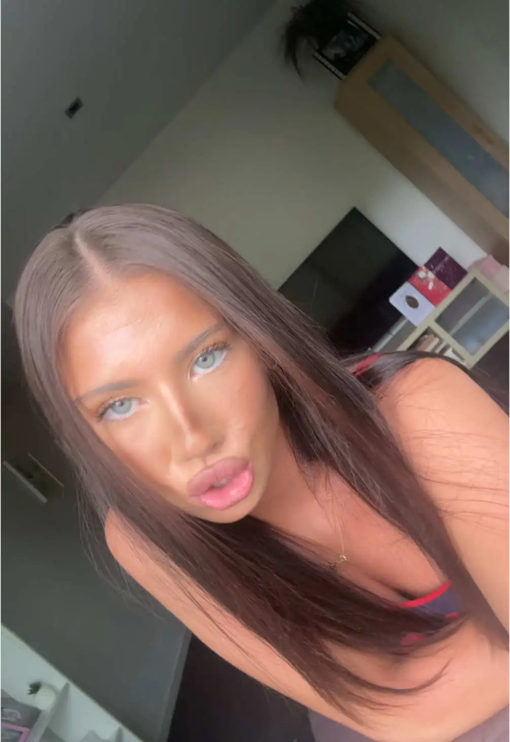 Tiktok post preview 2 from @chloedestinyy
