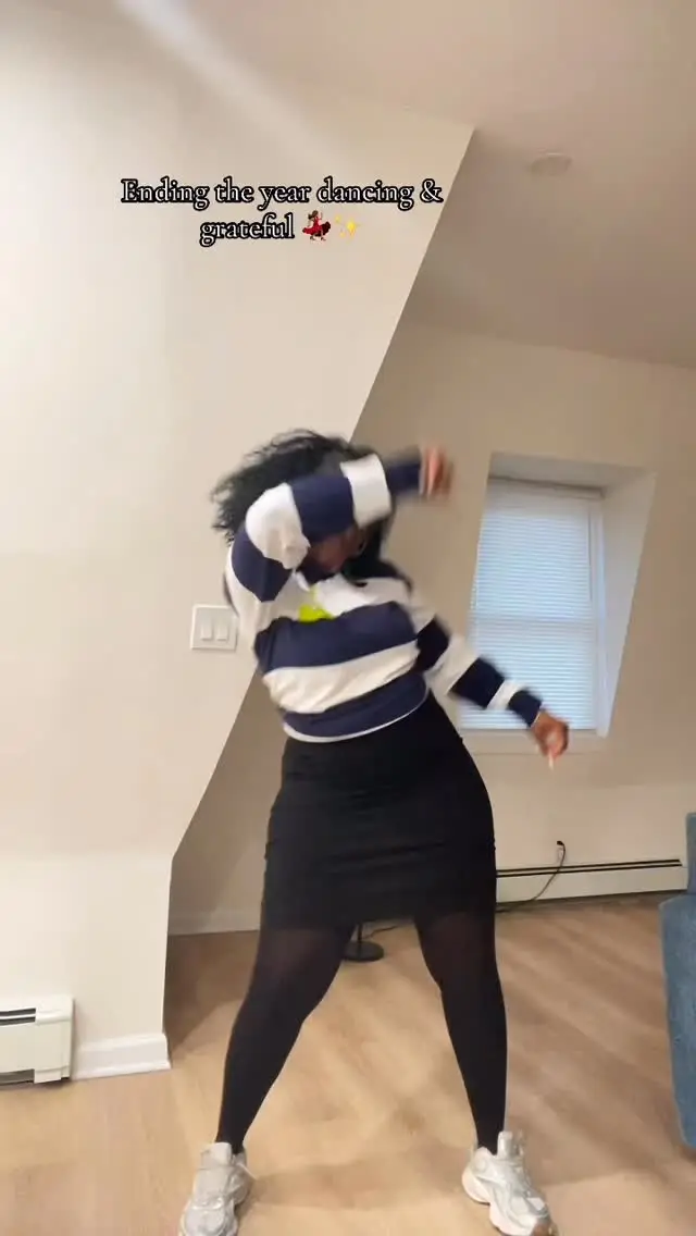 Instagram post preview 3 from zoey_tobeauty