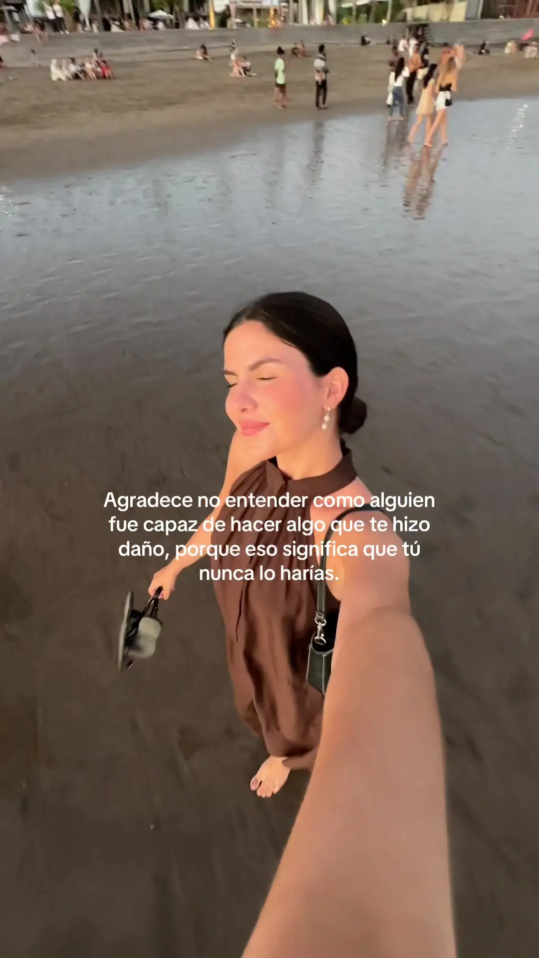 Tiktok post preview 2 from @elenarichartt
