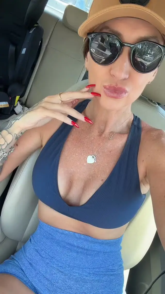 Instagram post preview 2 from thevag.coach