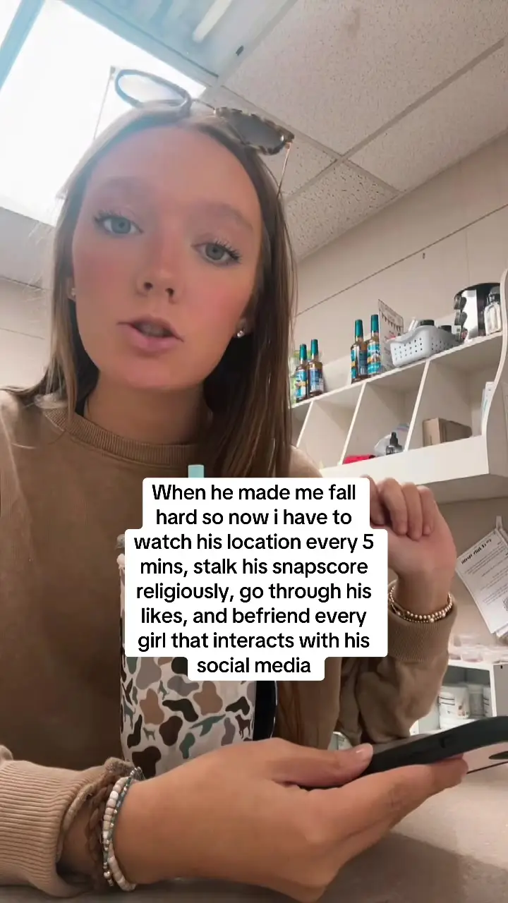 Tiktok post preview 2 from @ellarportera