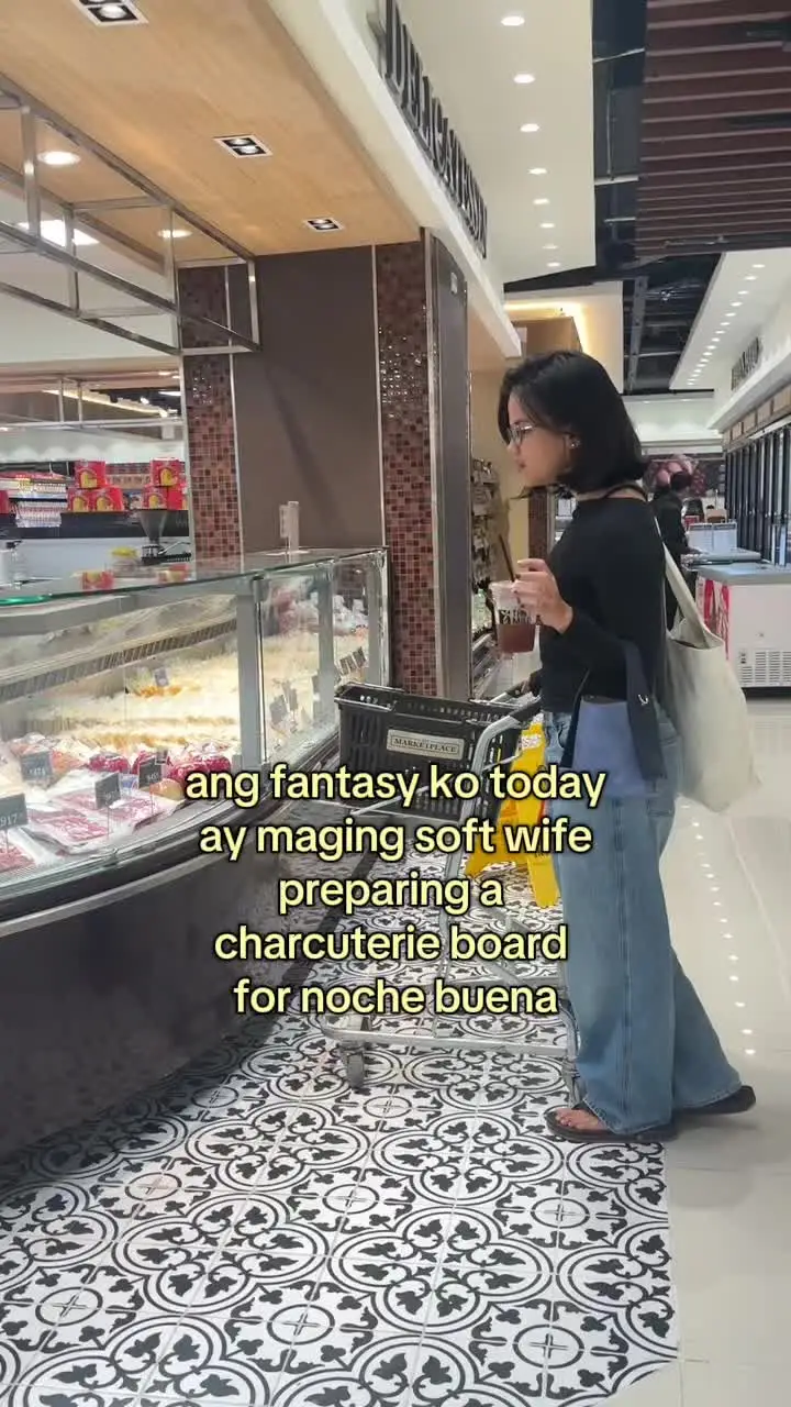 Tiktok post preview 2 from @shy.mov