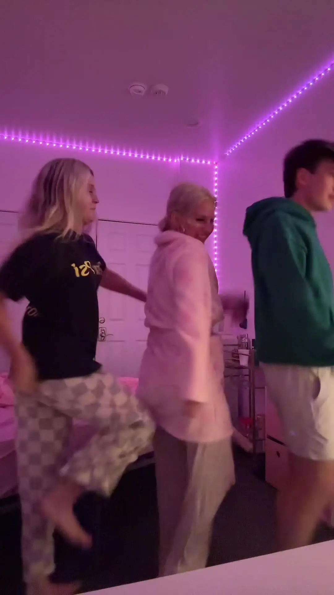 Tiktok post preview 2 from @maryflanneryy