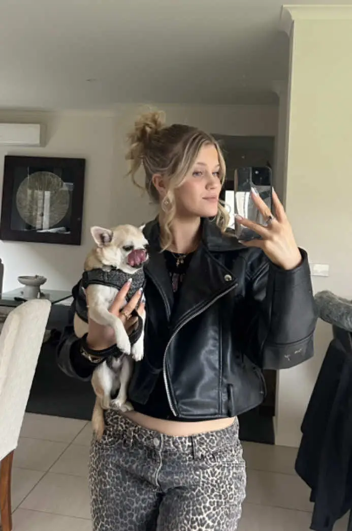 Tiktok post preview 3 from @hannaheturnerr