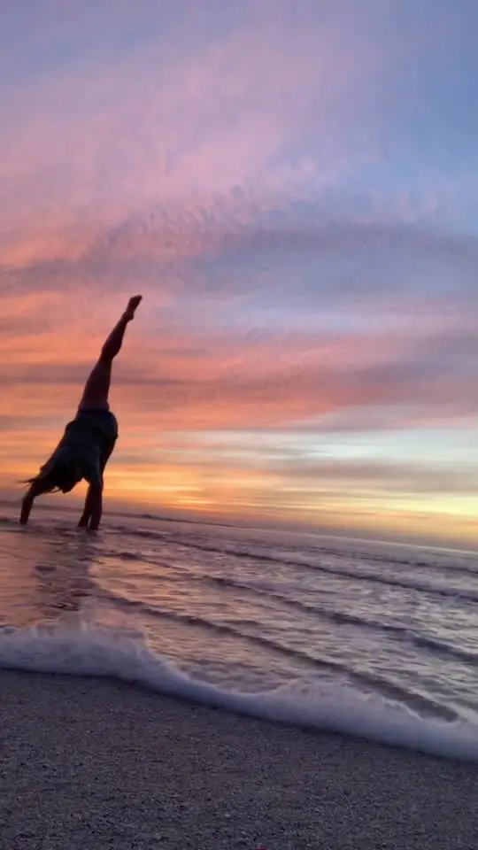 Tiktok post preview 3 from @claudiahainescappeau