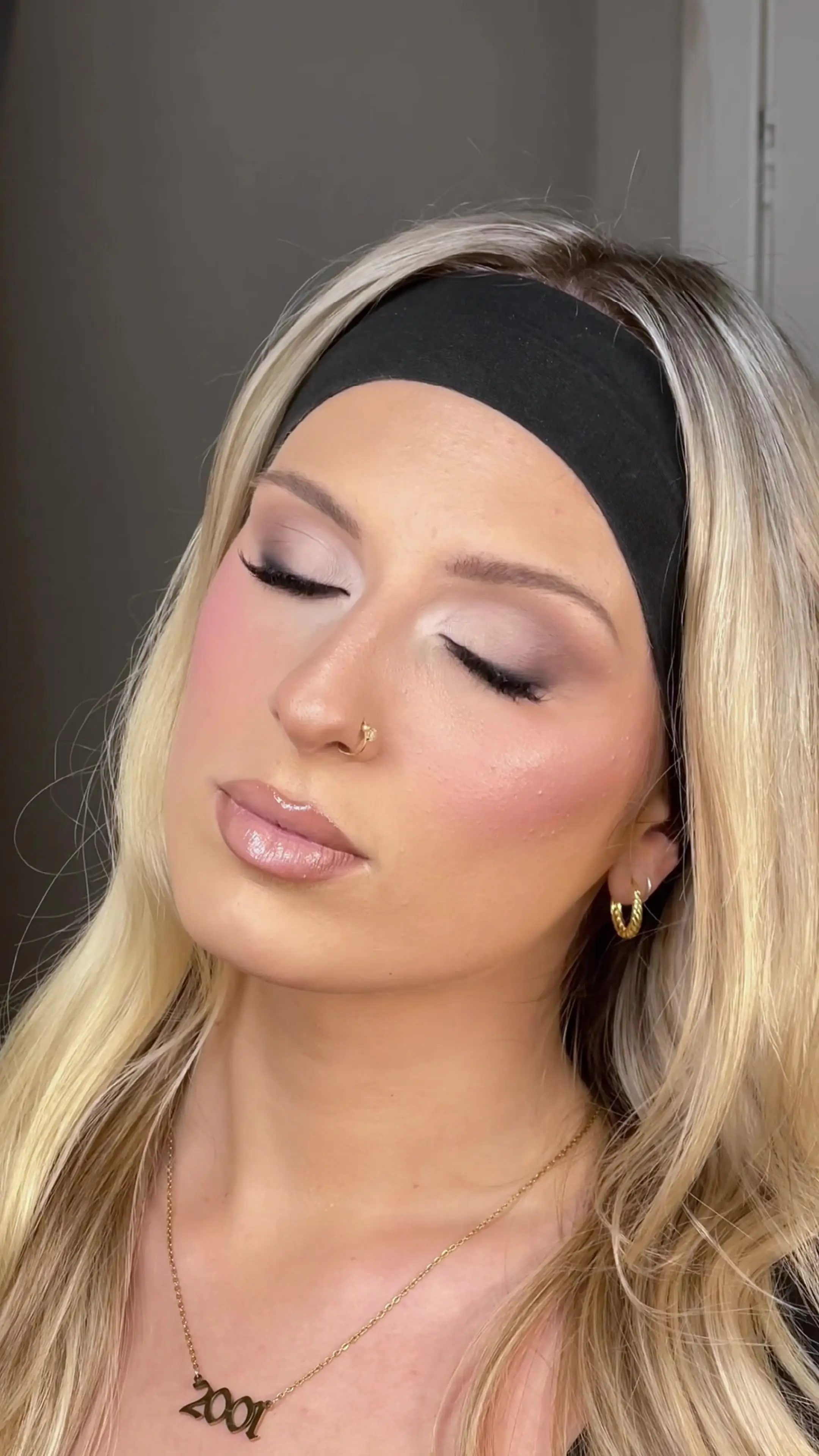 Tiktok post preview 2 from @rhodia_makeupandhair