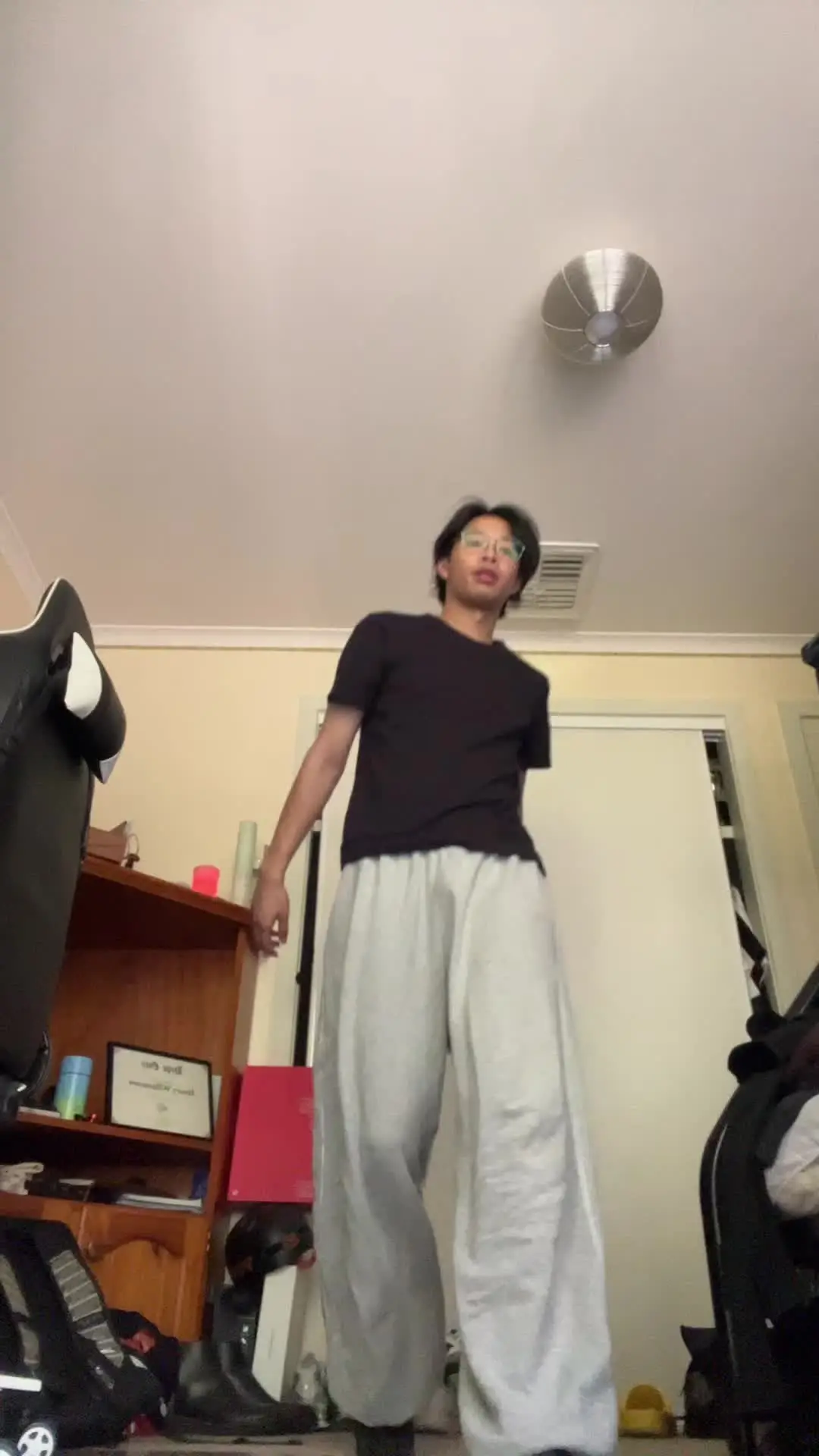 Tiktok post preview 2 from @the_henki
