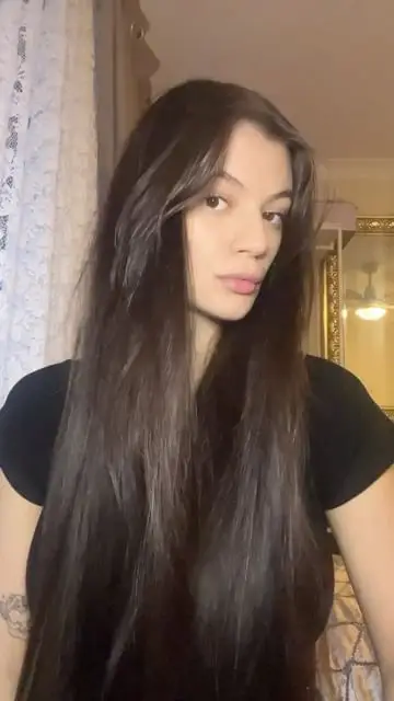 Instagram post preview 3 from laura.frost