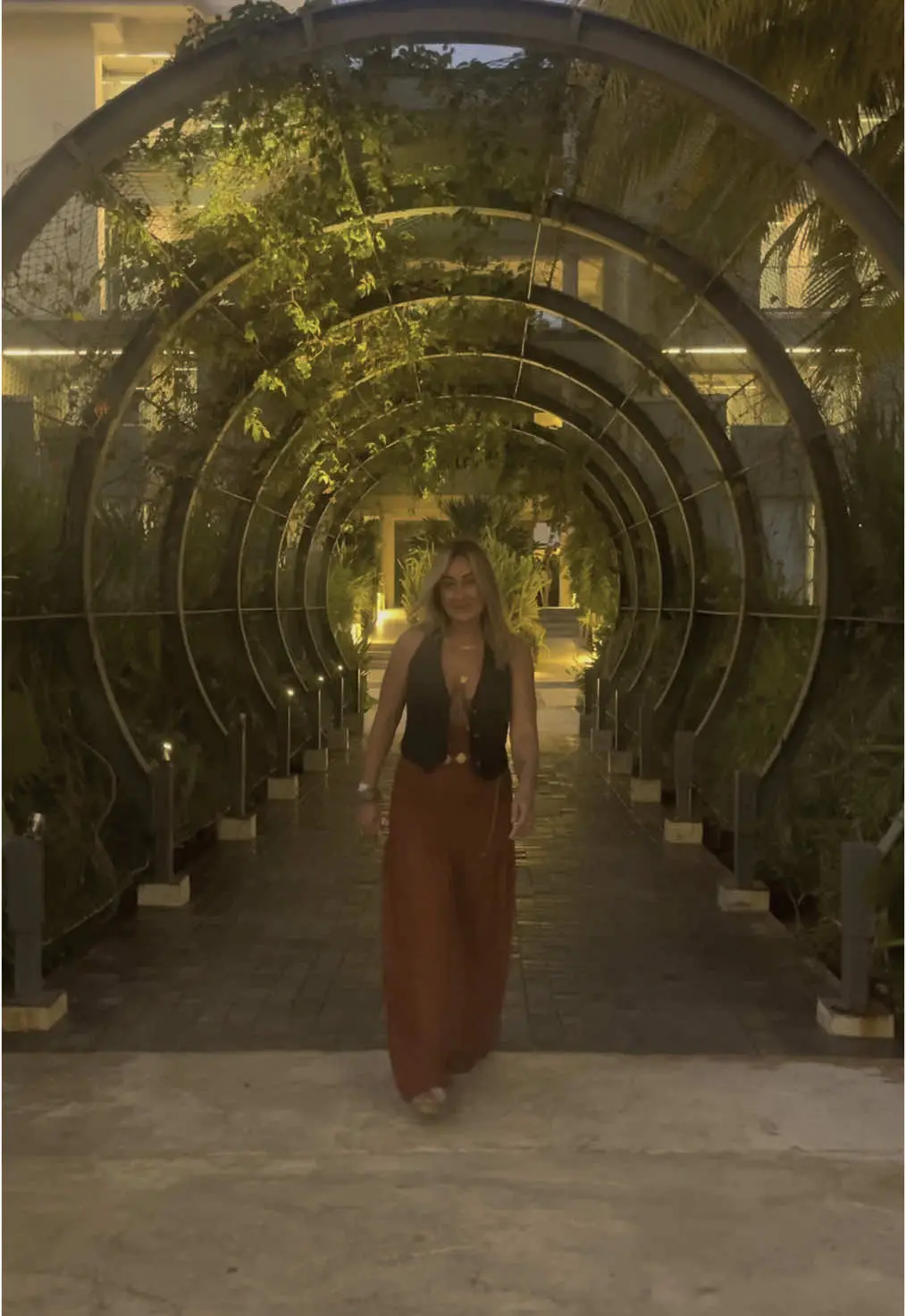 Tiktok post preview 3 from @raeseesstyleinspo