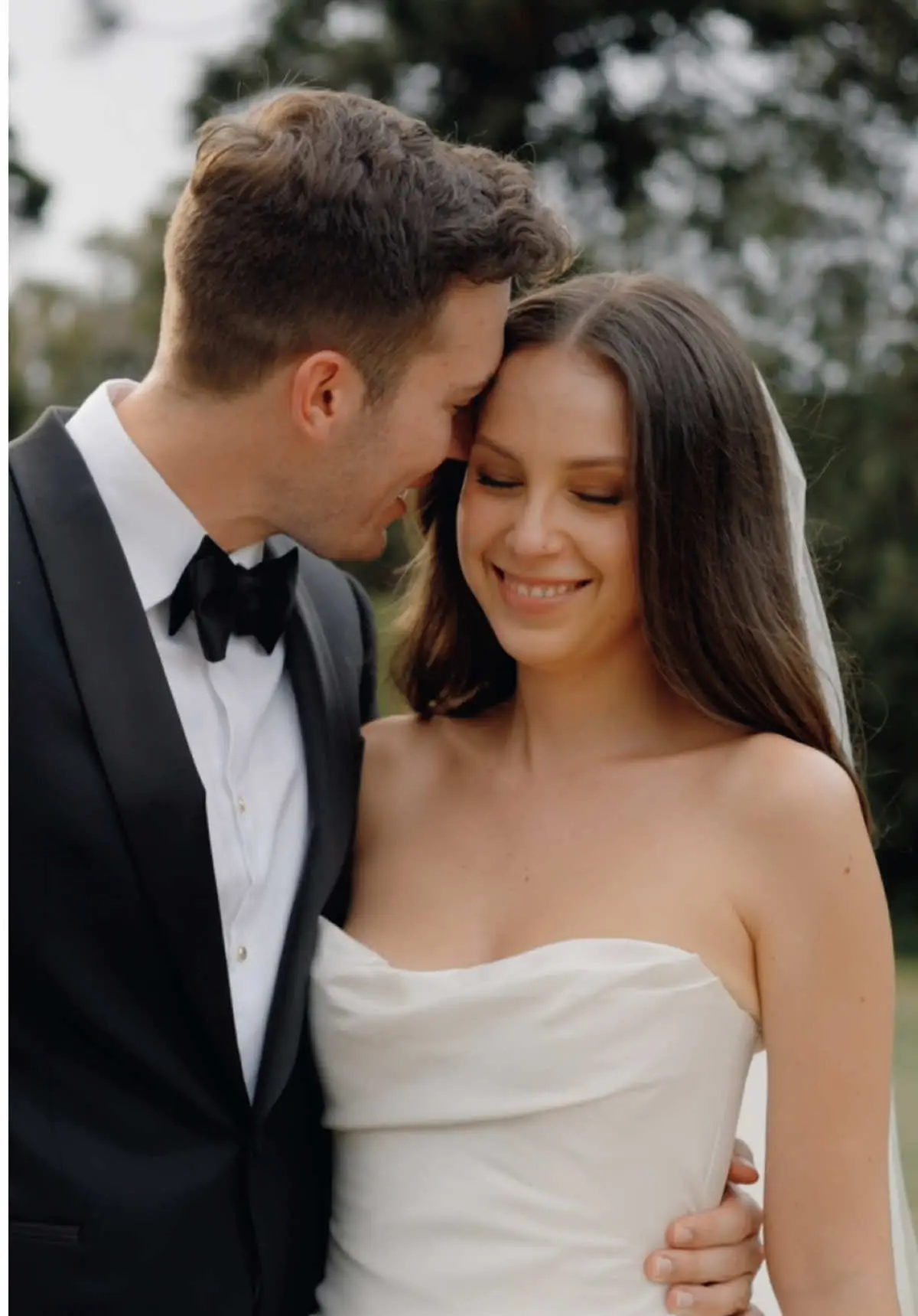 Tiktok post preview 2 from @elliezukermakeup