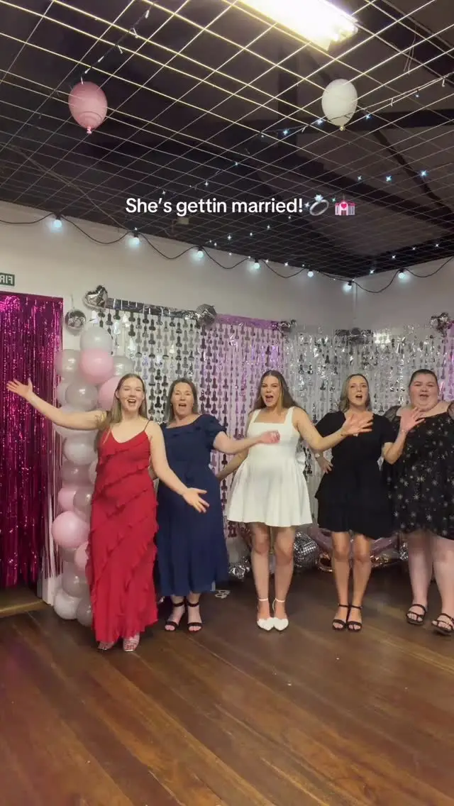 Instagram post preview 2 from maddiecomfort_