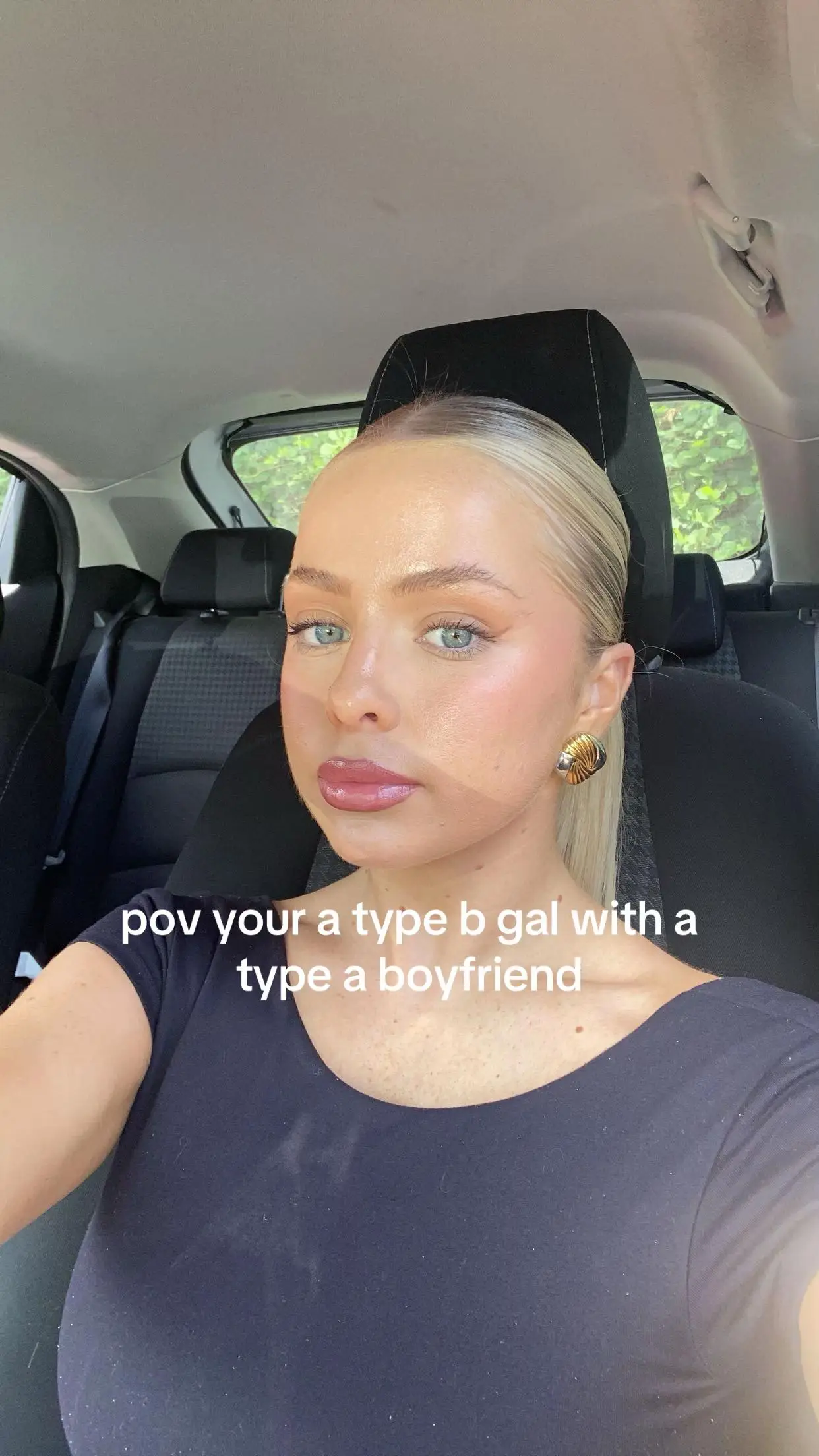 Tiktok post preview 2 from @laurabreanna_