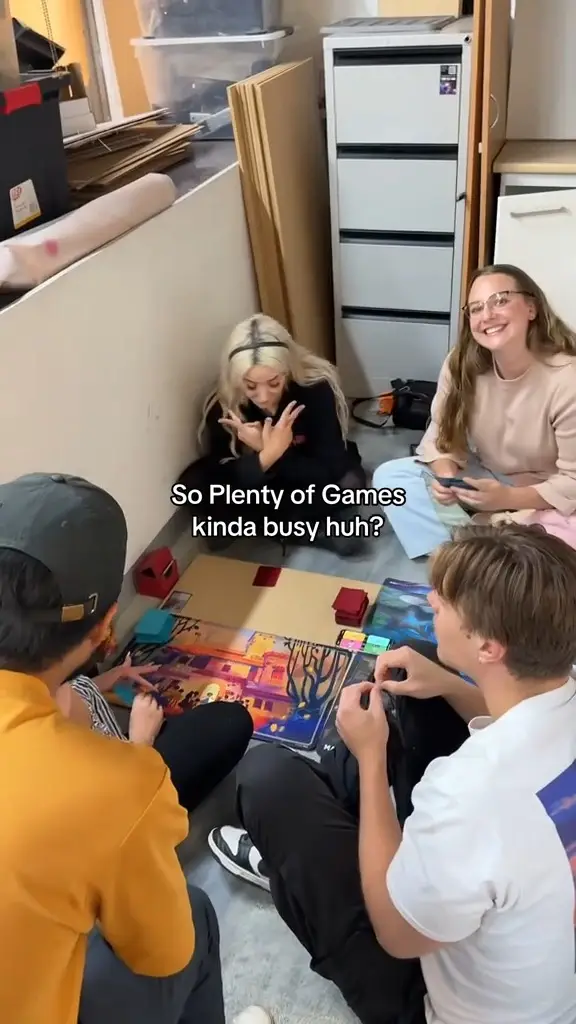 Instagram post preview 3 from phoebe_kahn