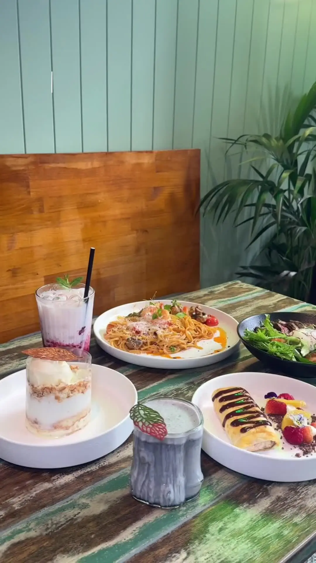 Tiktok post preview 2 from @tuyenttnguyen
