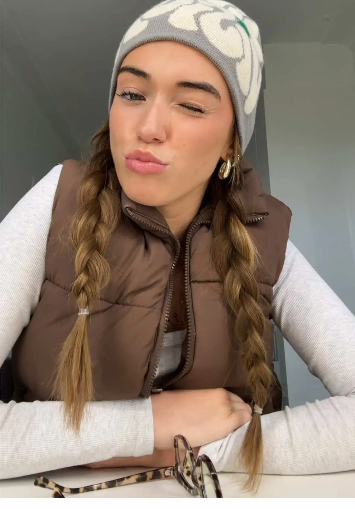 Tiktok post preview 2 from @bellyyyj
