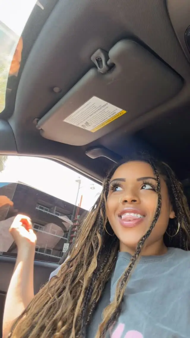 Instagram post preview 2 from iyyyaannaa