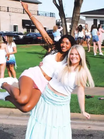 Instagram post preview 3 from sydneyyschneiderr