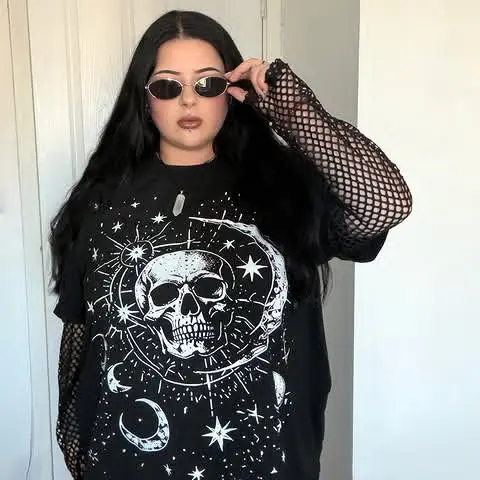 Instagram post preview 1 from perksofbeinglou_x