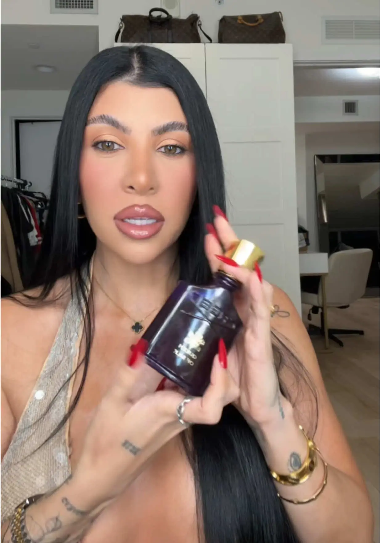 Tiktok post preview 2 from @fabiolive_