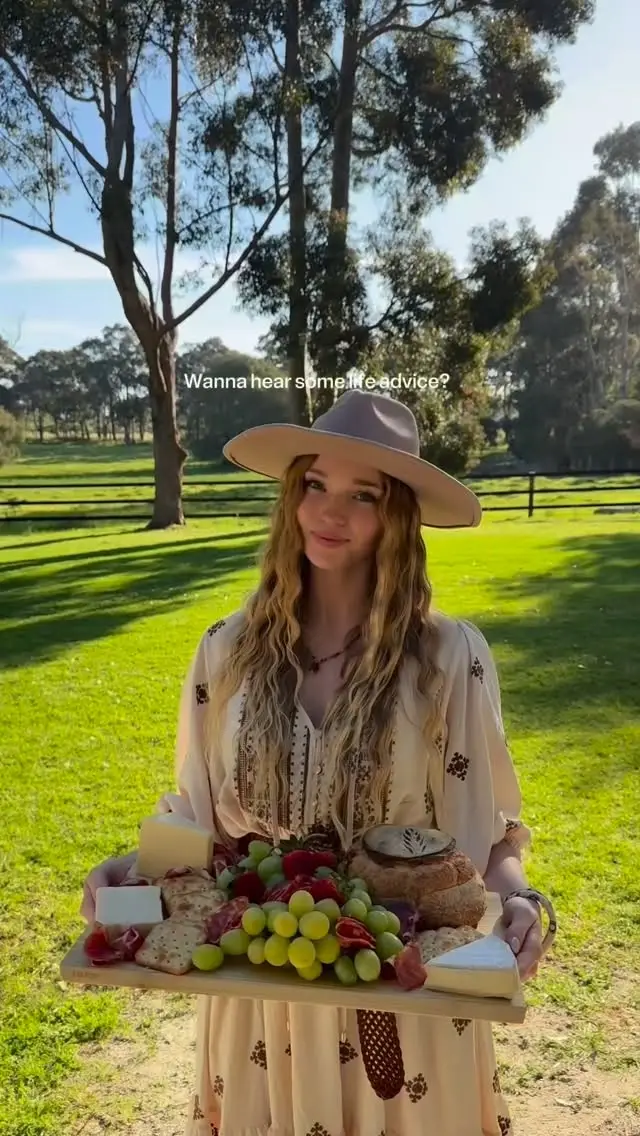 Instagram post preview 2 from _xoxoliana_