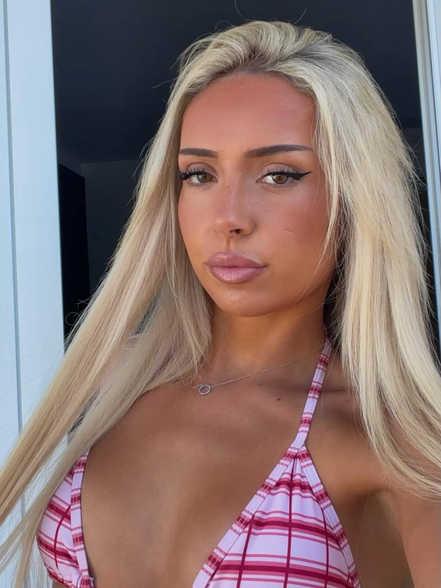 Instagram post preview 1 from leticiiawalker