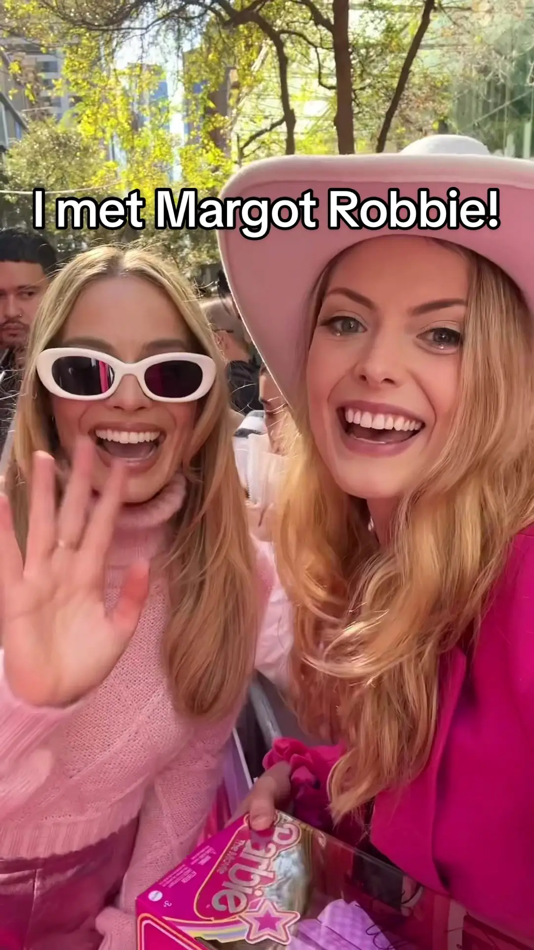 Tiktok post preview 3 from @lauragbert