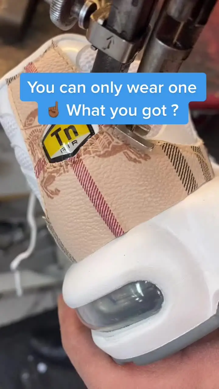 Tiktok post preview 2 from @bombrsneakers