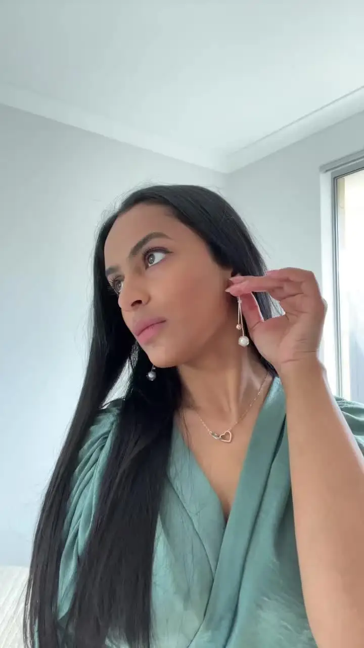 Tiktok post preview 3 from @aniqa_2
