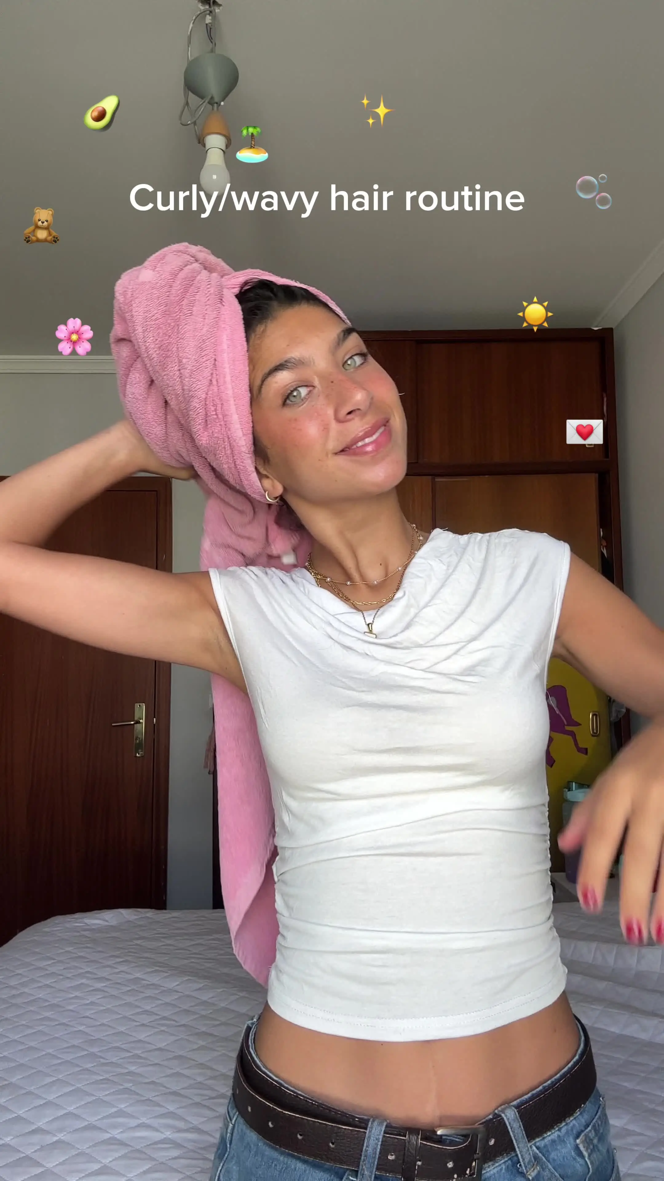Tiktok post preview 2 from @claudia_rodrigo