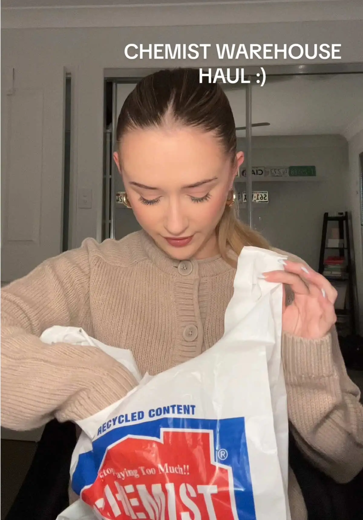 Tiktok post preview 2 from @zhaaarraaaa