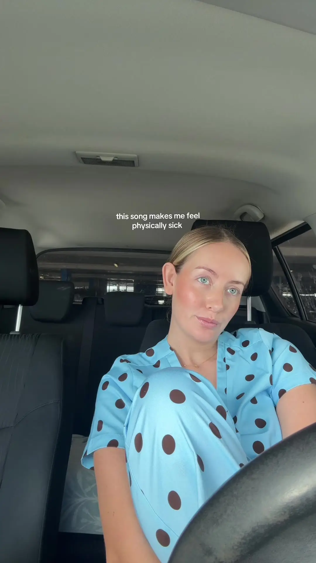 Tiktok post preview 1 from @catchingupwithgeorgia