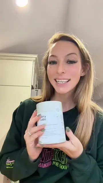 Instagram post preview 3 from valerie.cashmae