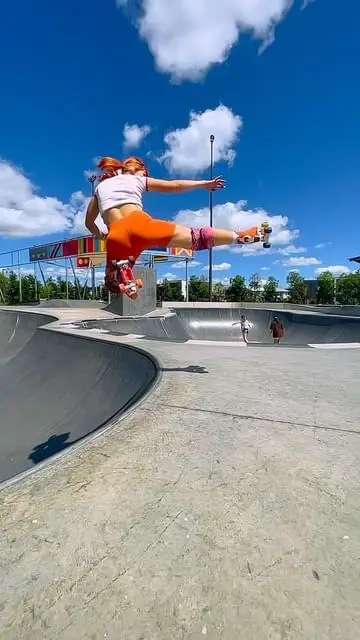 Instagram post preview 3 from allysk8rgator