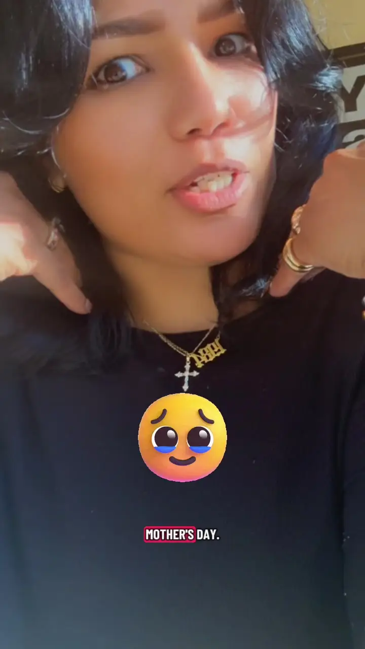Tiktok post preview 3 from @danielleelysewells
