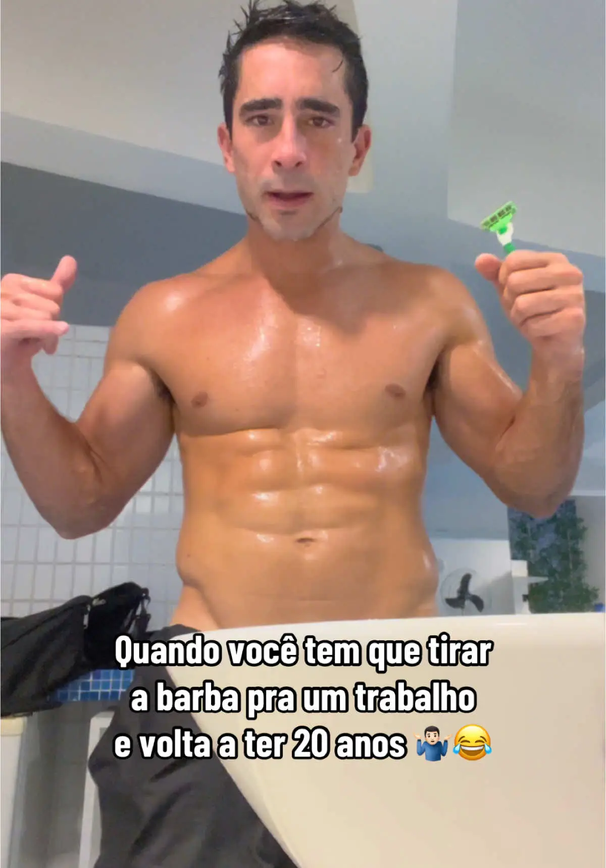 Tiktok post preview 2 from @lucasdimothe