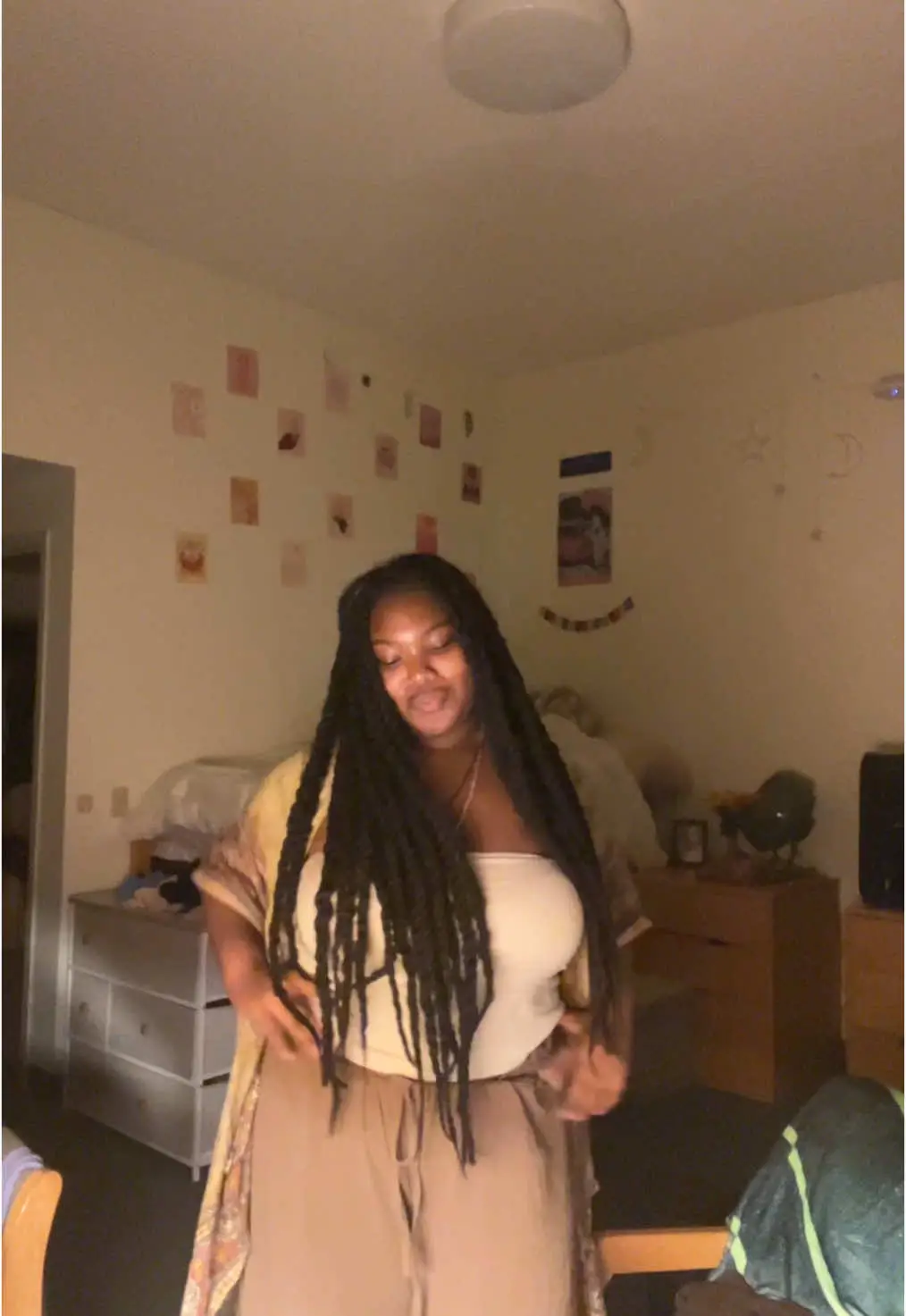 Tiktok post preview 2 from @zoraaabp