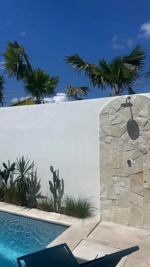 Instagram post preview 3 from chloeculpinn