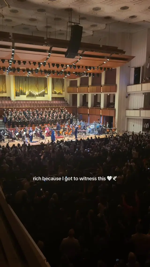 Instagram post preview 3 from estefaniasmusic