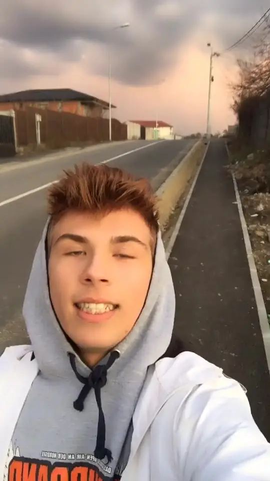 Tiktok post preview 2 from @tonikovacs