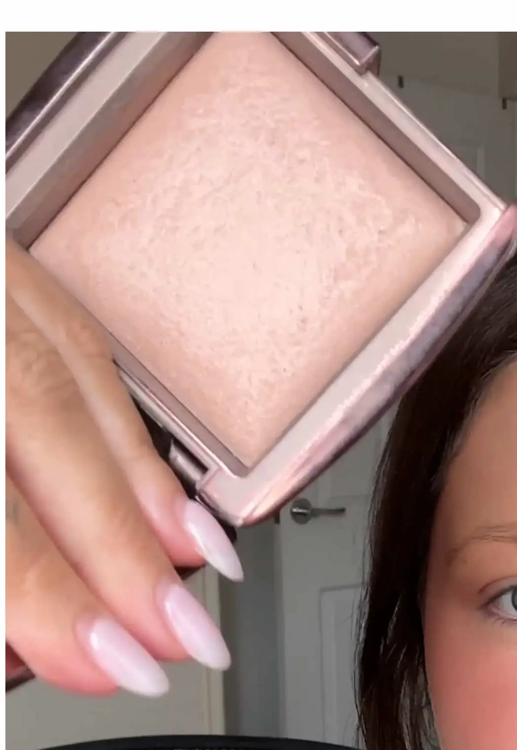 Tiktok post preview 2 from @chloedaymua