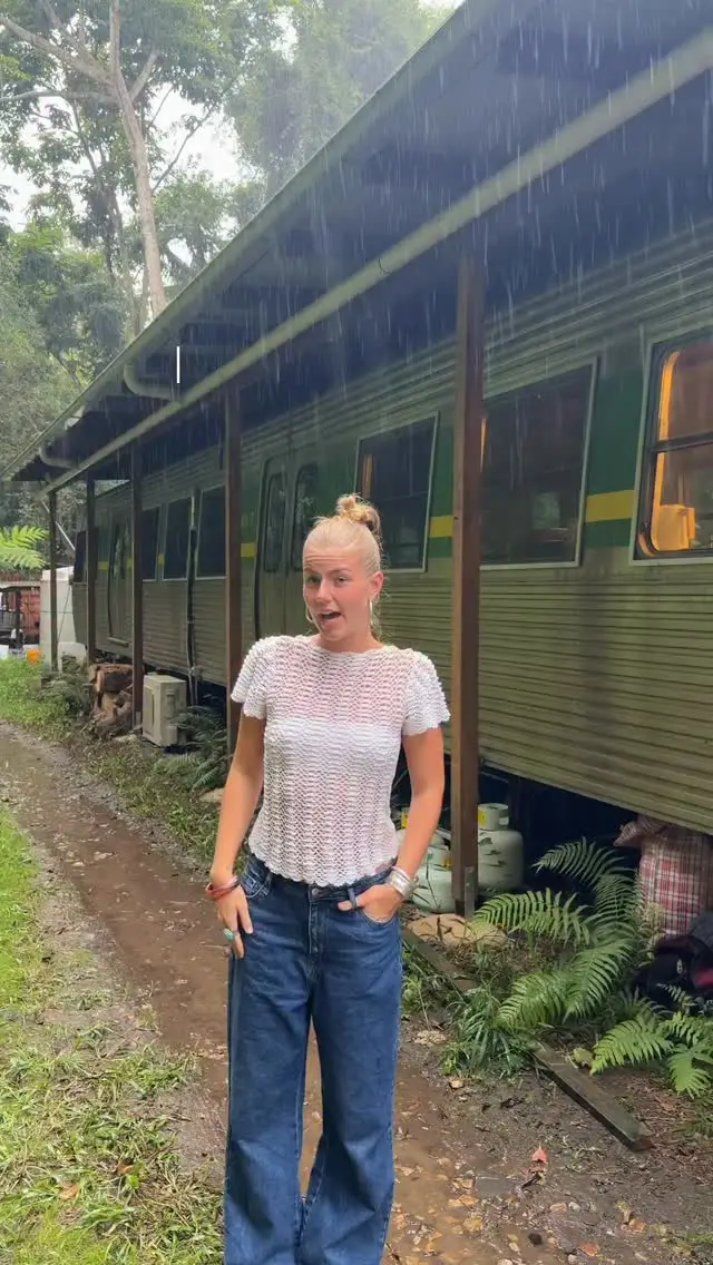 Instagram post preview 2 from ellaajaee