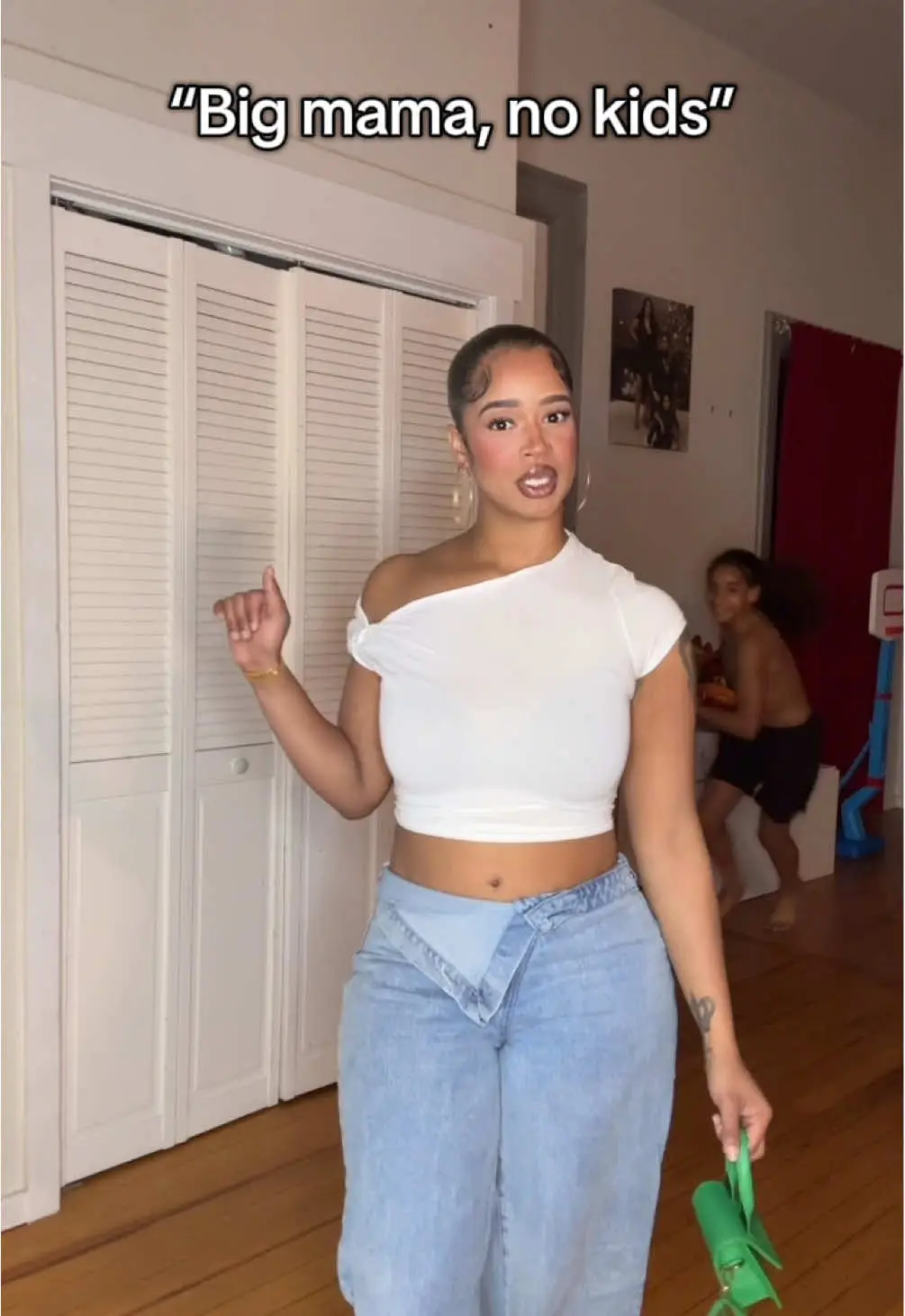 Tiktok post preview 2 from @isthataleiza_