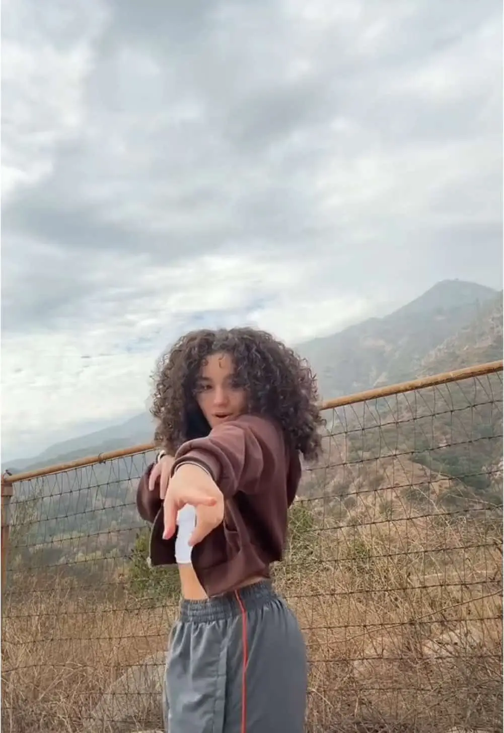 Tiktok post preview 2 from @alexalemanyy