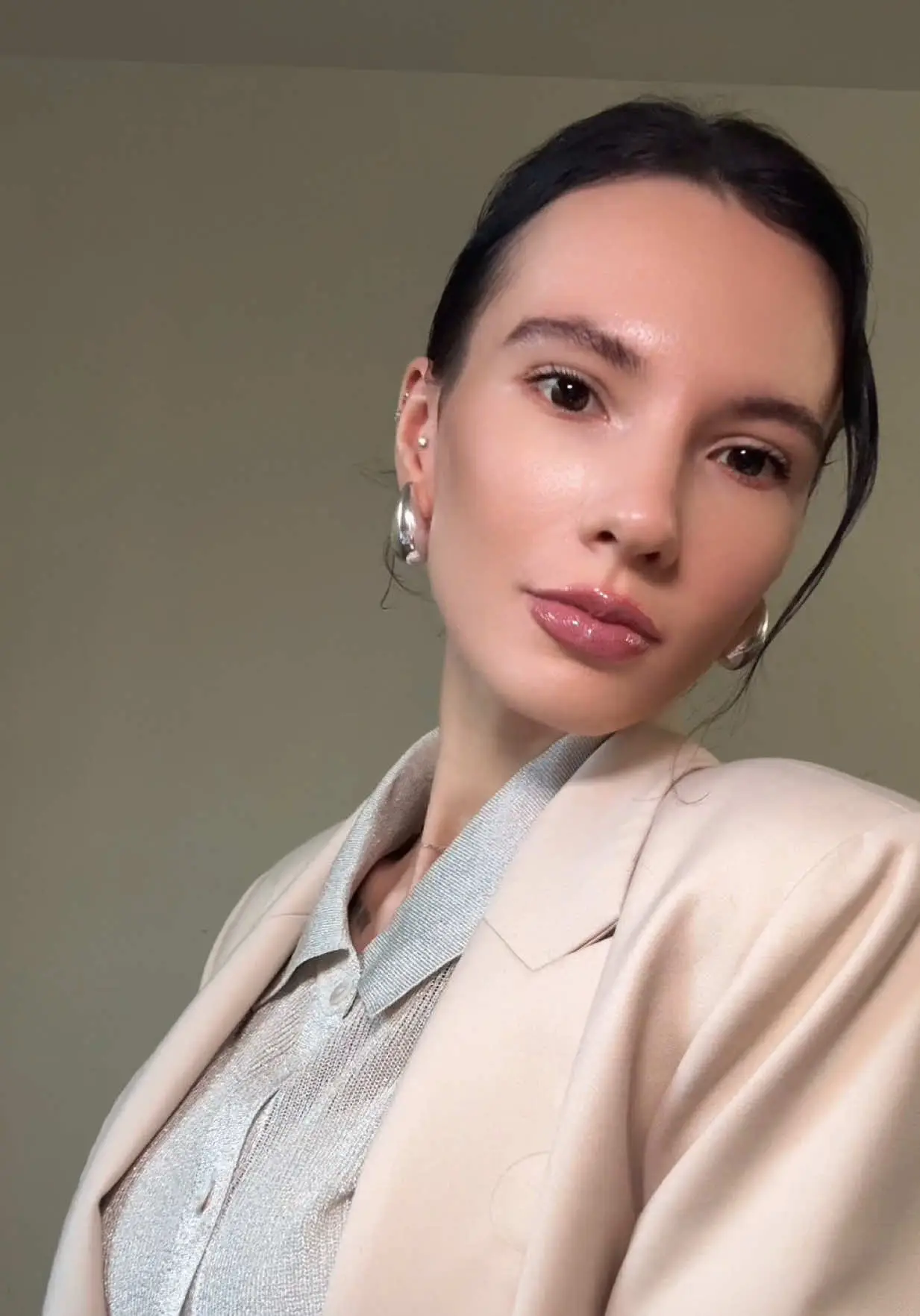 Tiktok post preview 2 from @anyasnow11