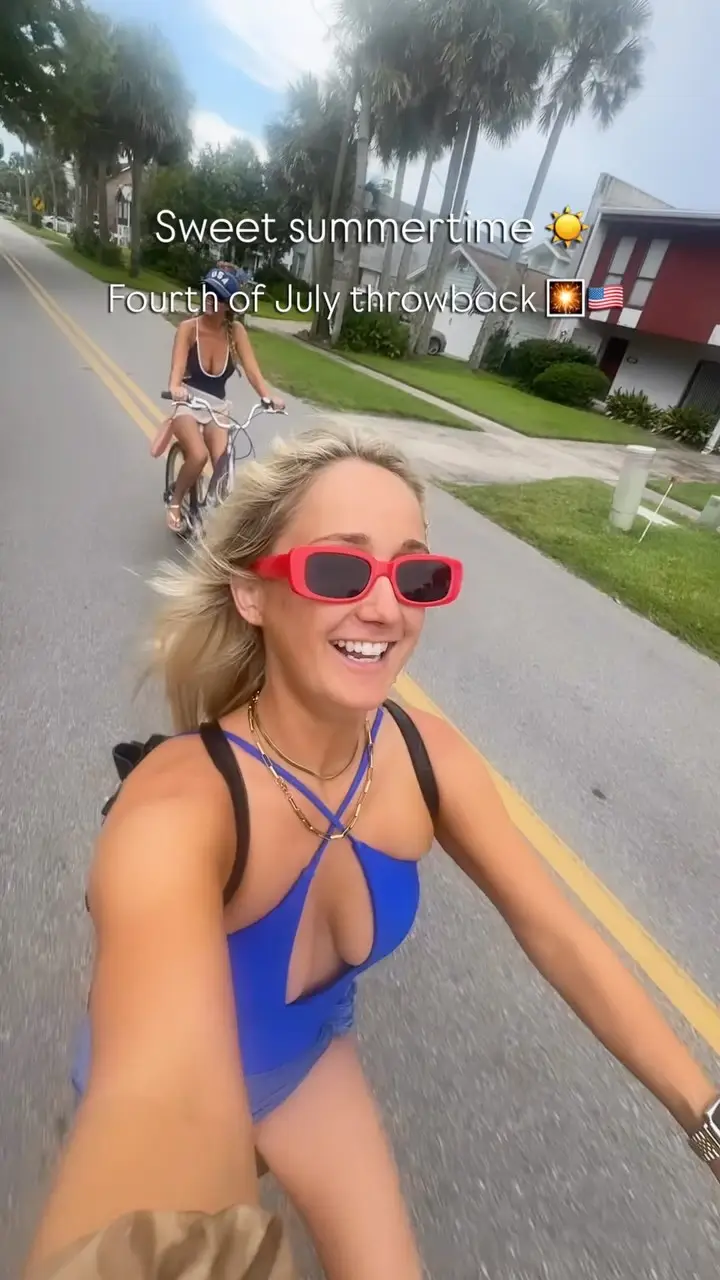 Instagram post preview 2 from laurendubya_
