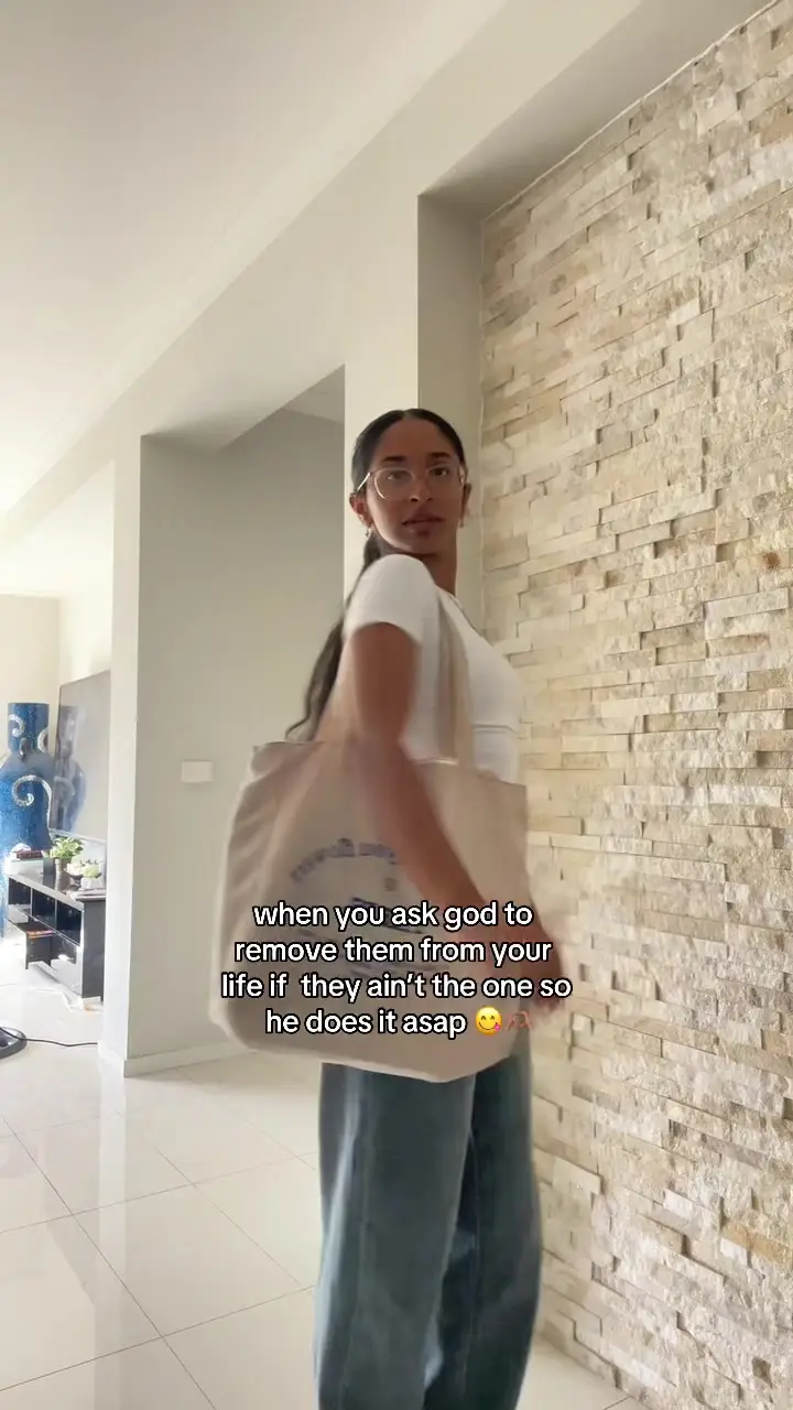 Tiktok post preview 2 from @charlxttejaison