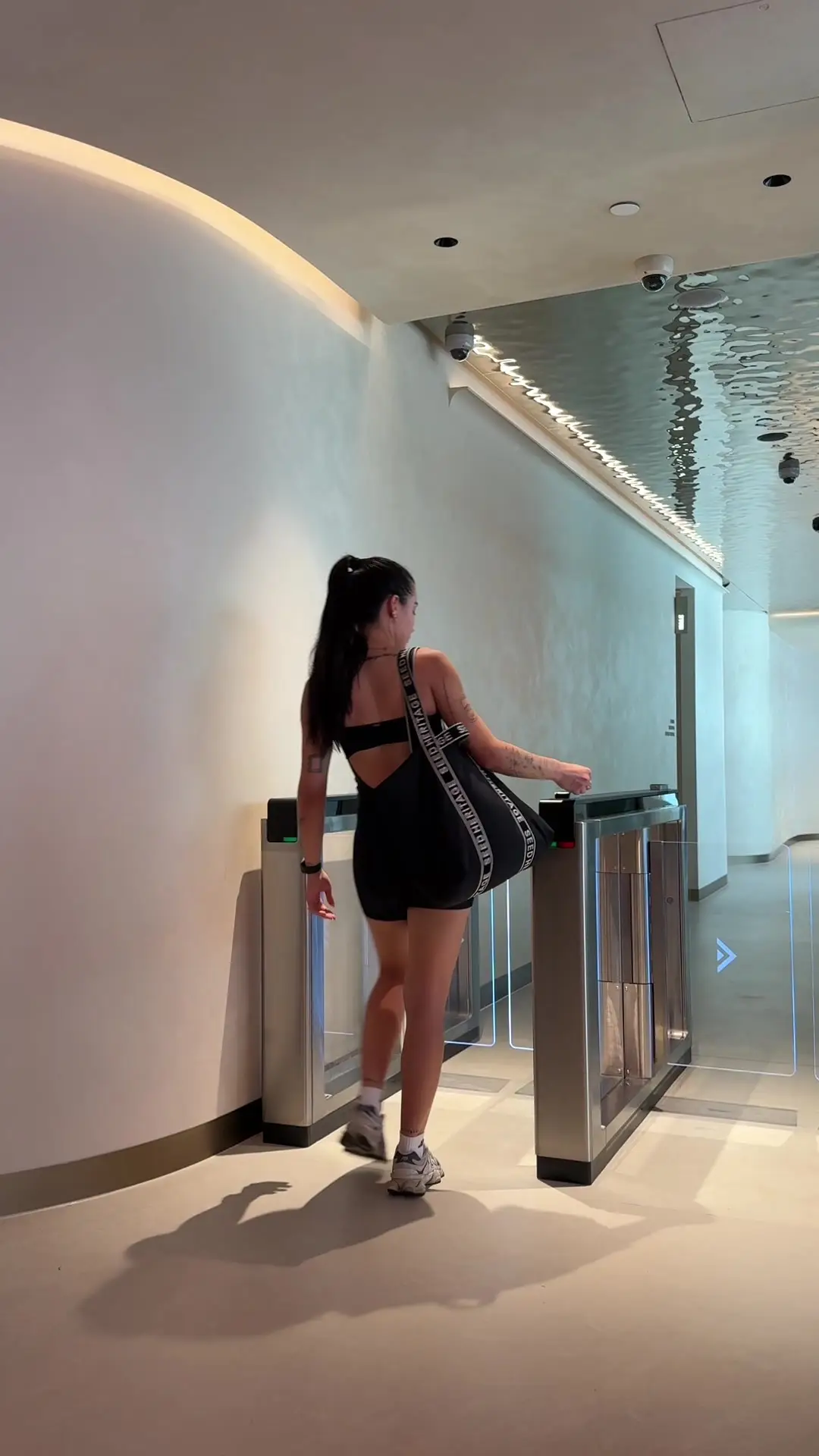 Tiktok post preview 1 from @gabrielalimaeu